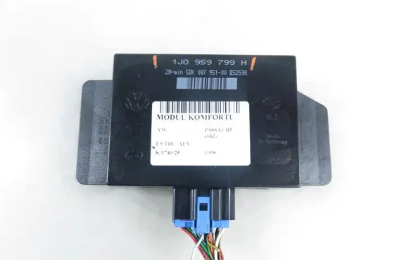 Volkswagen PASSAT B5 Central body control module 1J0959799H