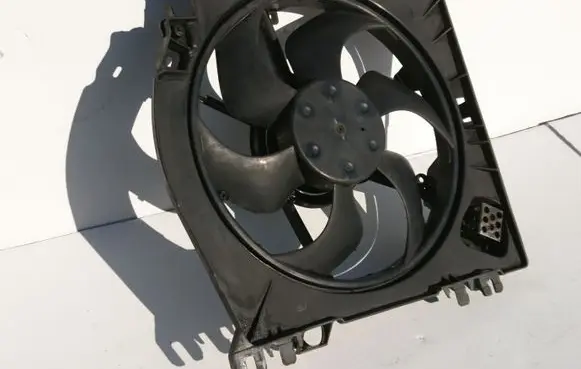 Nissan Note (E11) Radiator cooling fan shroud 21481AY610 1831717016