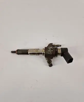 Volvo V40 Fuel injector 9802448680
