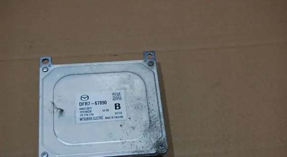 Mazda CX-30 Xenon control unit/module 