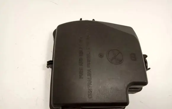 Iveco Daily 6th gen Fuse box cover 5801393356 F19LT20