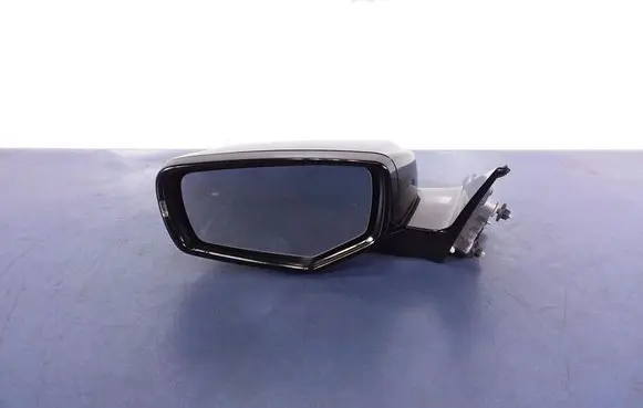 Cadillac CTS Front door electric wing mirror 