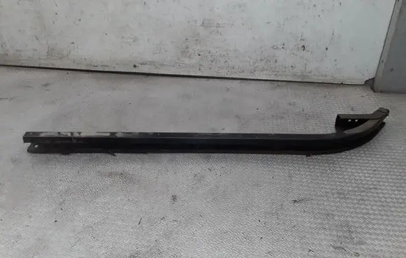 Peugeot 1007 Sliding door bottom rail 