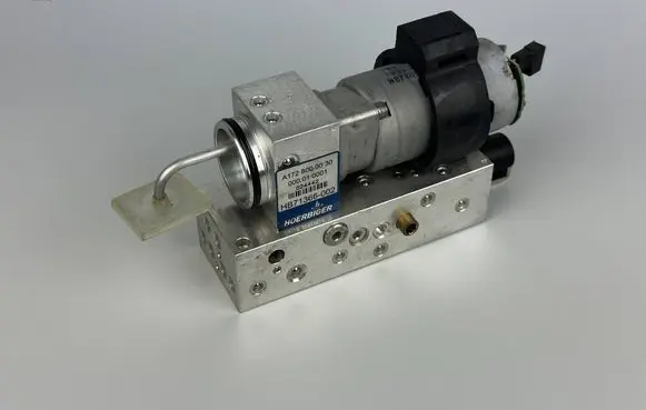 Mercedes-Benz SLK R172 Convertible roof hydraulic pump A1728000030 000010001 HB71366002