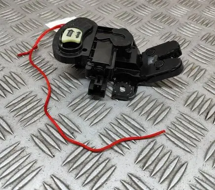 Alfa Romeo Giulia Tailgate/trunk/boot lock/catch/latch 50536492