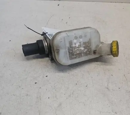 Master brake cylinder