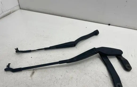 Mercedes-Benz E W212 Front wiper blade arm A2128200944 A2128201344