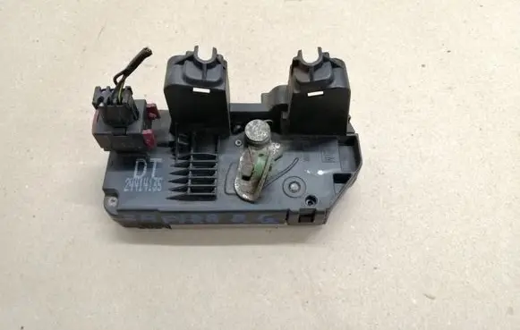 Opel Zafira A Rear door lock 24414135