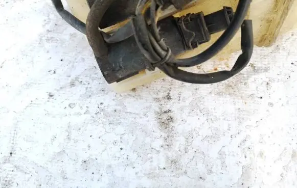 Volvo S60 Windscreen/windshield washer pump