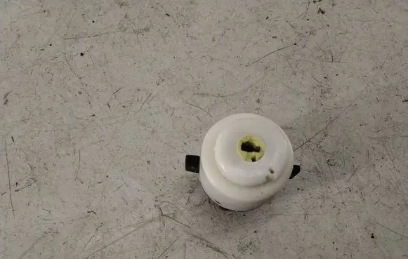 Volkswagen PASSAT B5 Ignition lock contact 4B0905849