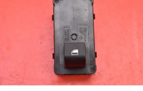Hyundai Kona I Electric window control switch 93581BE000NNB