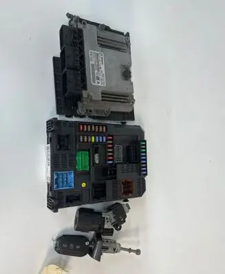 Peugeot 308 Engine ECU kit and lock set 9666729580 9808016480 0281030548