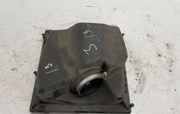 Opel Astra J Air filter box cover 13272777