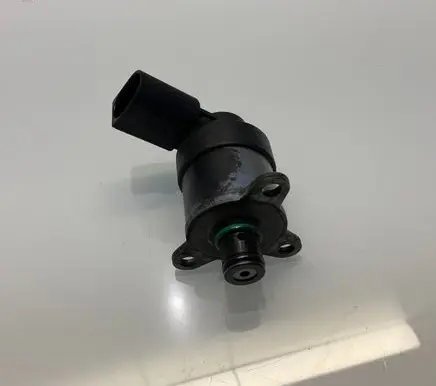 Mercedes-Benz S W221 Fuel pressure regulator A6420740184 6420740184
