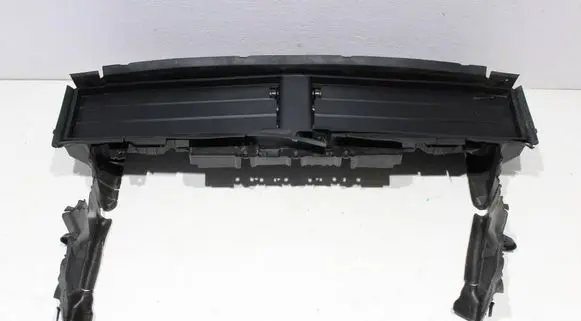 BMW X1 U11 Intercooler air guide/duct channel 5A1130318 T403426K06007