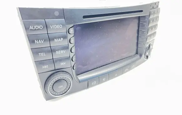 Mercedes-Benz E W211 Radio/CD/DVD/GPS head unit A2118704789