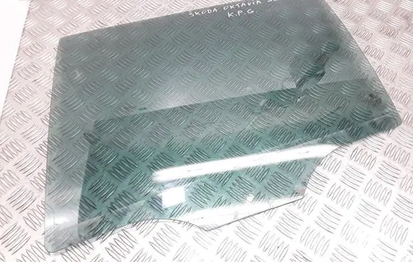 Skoda Octavia Mk3 (5E) Rear windscreen/windshield window 5E9845205B