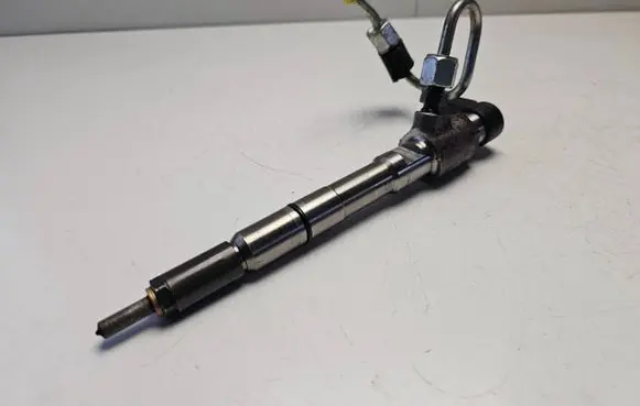 Volkswagen Caddy Fuel injector 03L130277B 6001 KD24