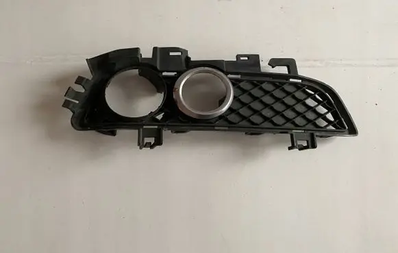 Mercedes-Benz E C207 W207 Front bumper lower grill A2078801005