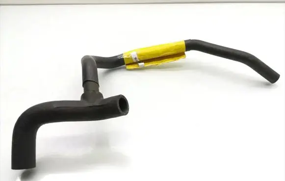 Mercedes-Benz CLS C219 Engine coolant pipe/hose A1248301096