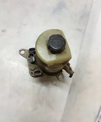 Ford Focus Power steering pump 4M513K514AC