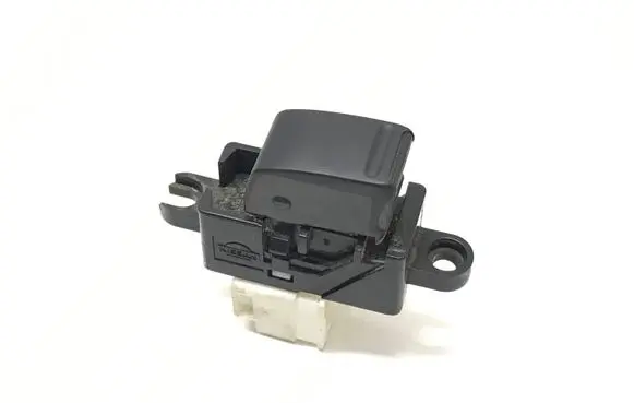 Nissan X-Trail T30 Electric window control switch