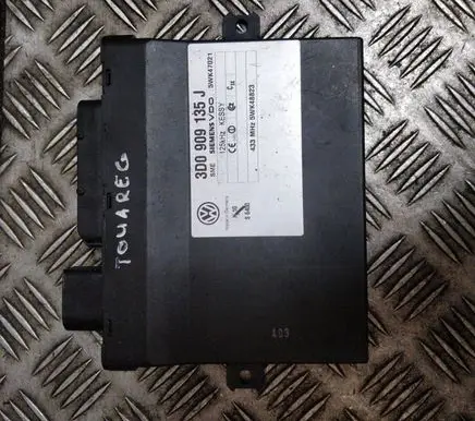 Volkswagen Touareg I Keyless (KESSY) go control unit/module 3D0909135J