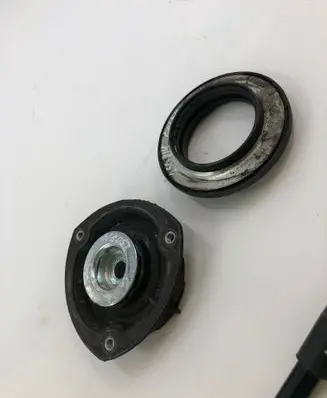 Volkswagen Golf VIII Front upper strut mount 5q0412331E