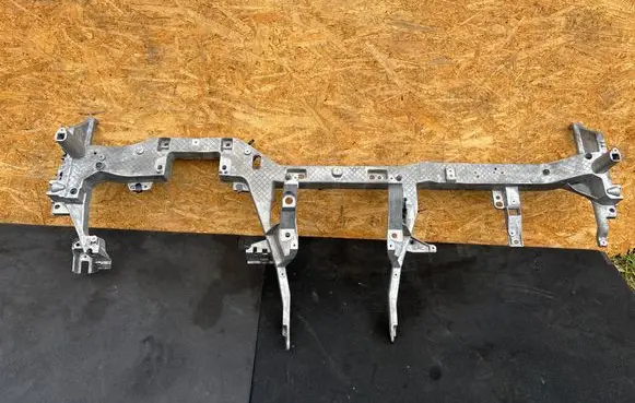 Volvo XC90 Dashboard cross member/frame bar 32244007 3580711 W526