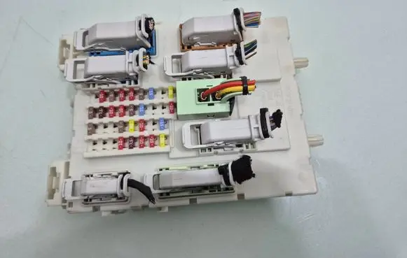 Volvo V40 Fuse module 31394135