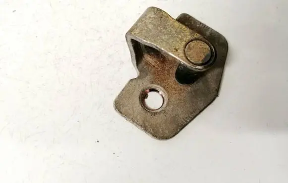 Opel Astra G Front door lock loop/hook striker 