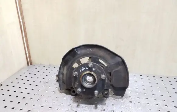 Toyota RAV 4 (XA30) Front wheel hub