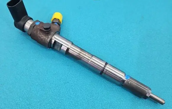 Volkswagen Touran I Fuel injector 03L130277B IMPRK1588874