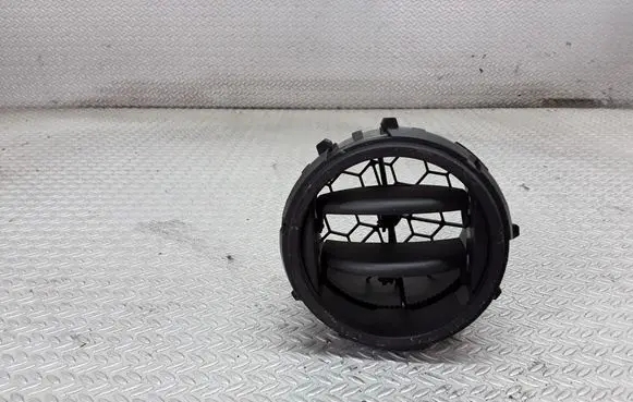 Toyota Yaris Dashboard side air vent grill/cover trim