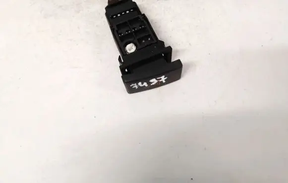 Toyota Avensis T250 Hazard light switch 157963 tr9503