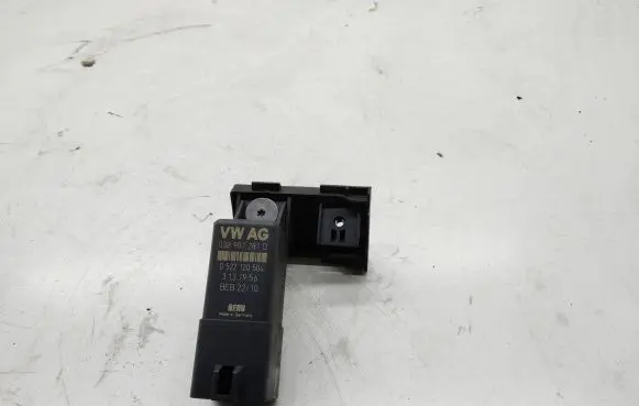 Glow plug pre-heat relay