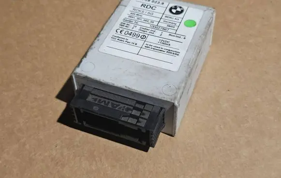 BMW 5 E39 Tire pressure sensor 6759023 100027867 053120100205