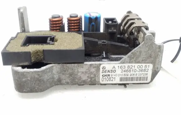 Mercedes-Benz ML W163 Heater blower motor/fan resistor A1638210051
