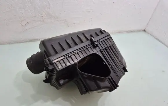 Volvo S60 Air filter box 