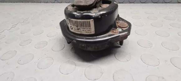 BMW 7 E65 E66 Engine mount bracket 6754614 686235