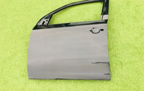 Volkswagen Amarok Front door