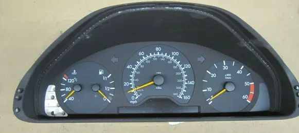 Mercedes-Benz E W210 Speedometer (instrument cluster) 2105409747