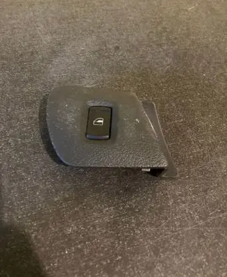Skoda Octavia Mk1 (1U) Electric window control switch 1U1867186C