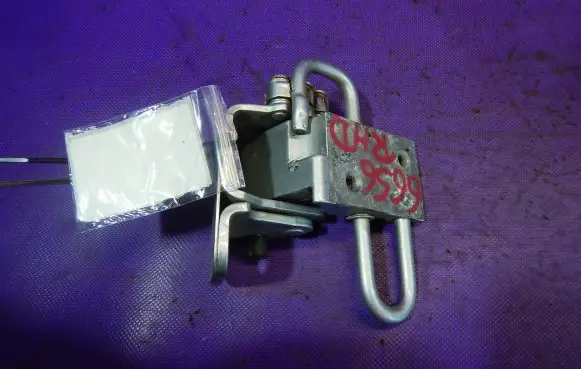 Audi A8 S8 D3 4E Front door lower hinge 