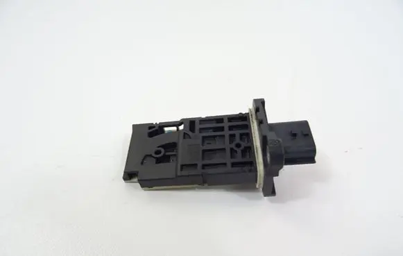 Nissan X-Trail T32 Mass air flow meter 5WK98504