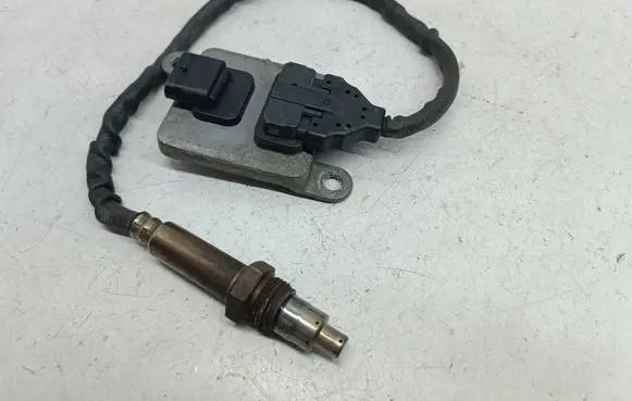 Mercedes-Benz E W212 Lambda probe sensor A0009051412 A3C03398500 0009051412