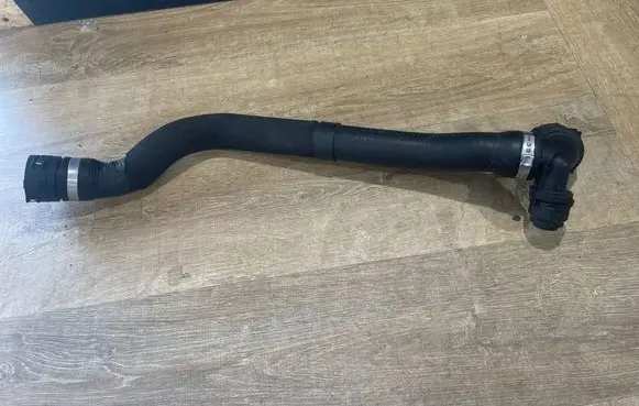 Land Rover Range Rover Sport L494 Engine coolant pipe/hose LPLA8260AD