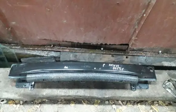 Volkswagen New Beetle Front bumper cross member