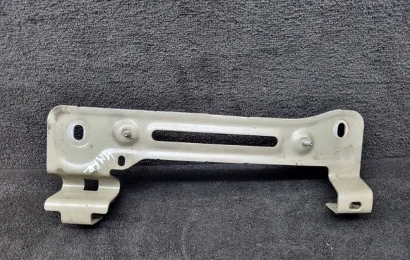 Audi Q7 4M Fender mounting bracket 4M0821431