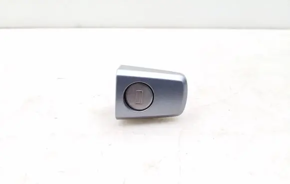 Opel Zafira B Front door lock (next to the handle) 